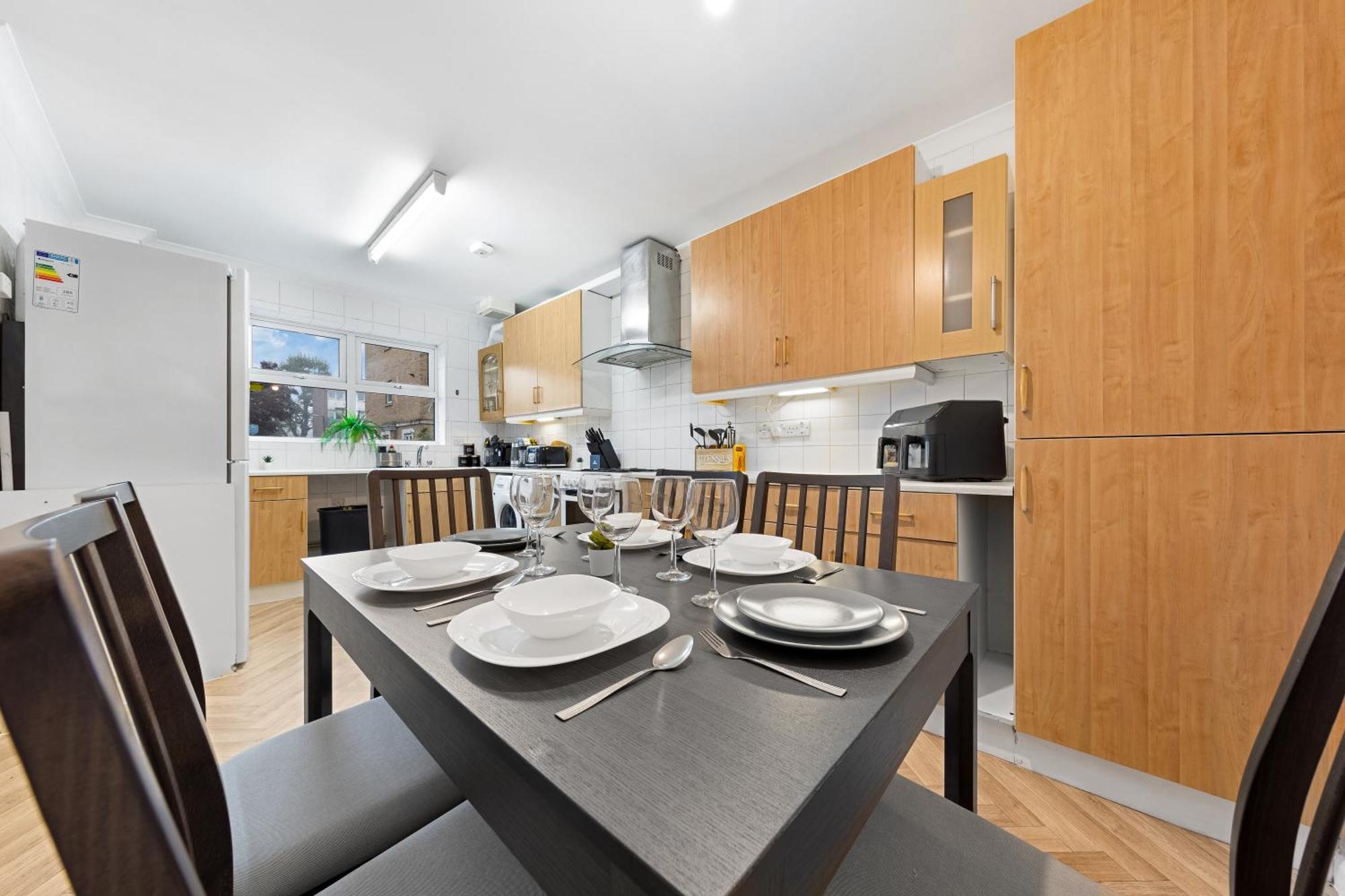 Cozylease 3-bed Canary Wharf Retreat,near 02 *
