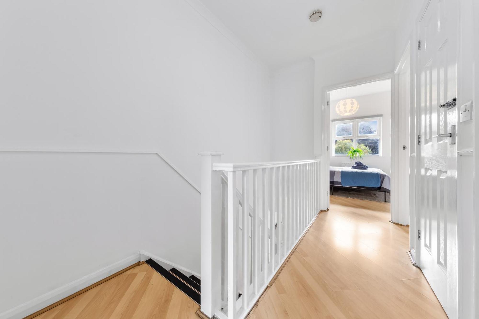 Cozylease 3-bed Canary Wharf Retreat,near 02 *