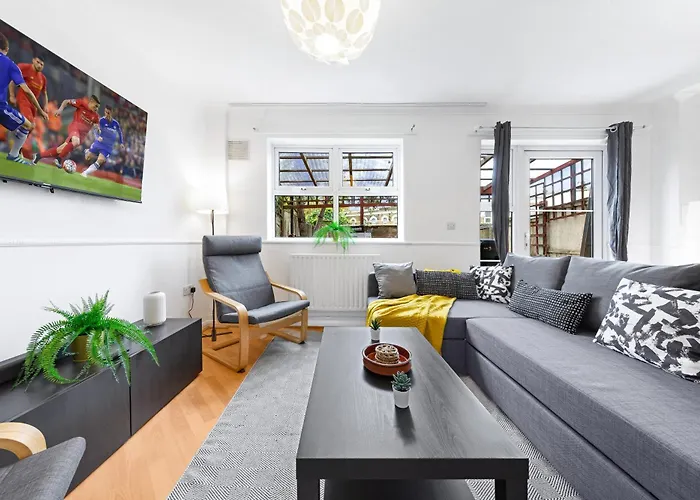 Cozylease 3-Bed Canary Wharf Retreat,Near 02