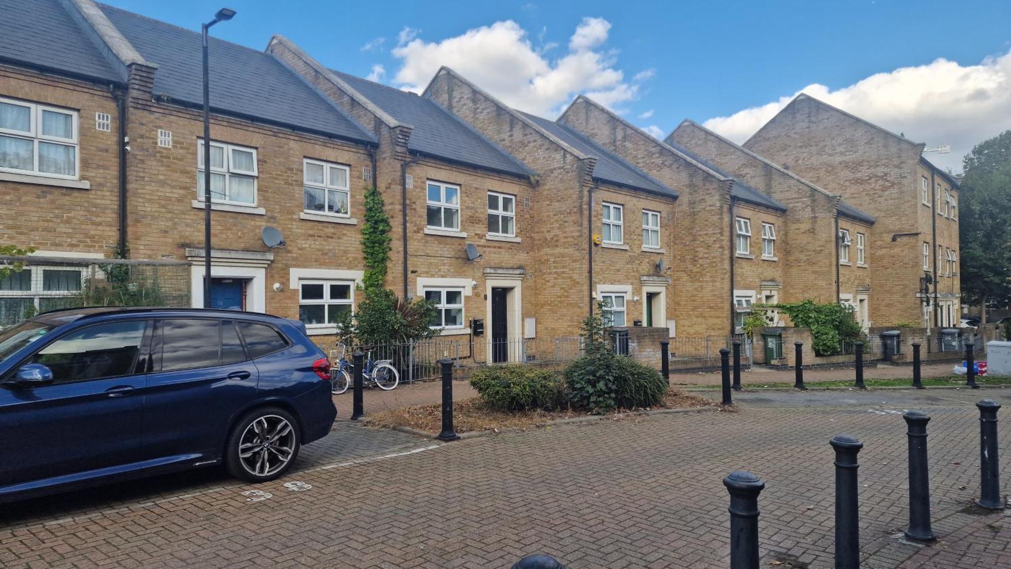 Cozylease 3-bed Canary Wharf Retreat,near 02 *